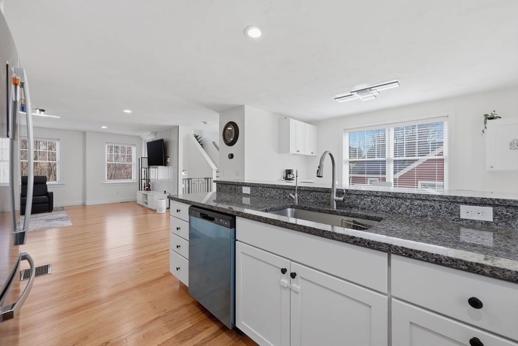 670A Burncoat St #A Worcester — Photo 9 of 36