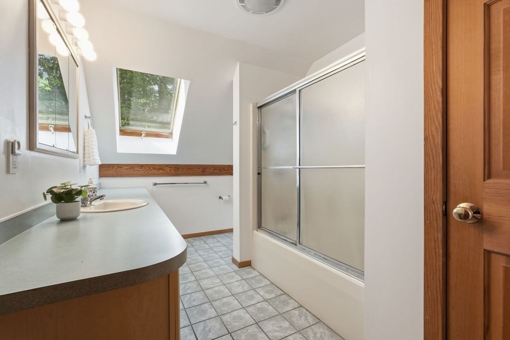 470 Montague Rd Sunderland — Photo 25 of 42