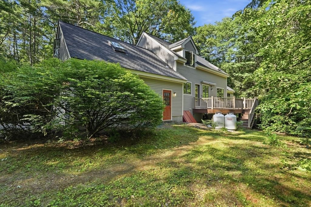 470 Montague Rd Sunderland — Photo 35 of 42