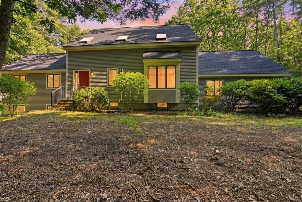 470 Montague Rd Sunderland — Photo 41 of 42