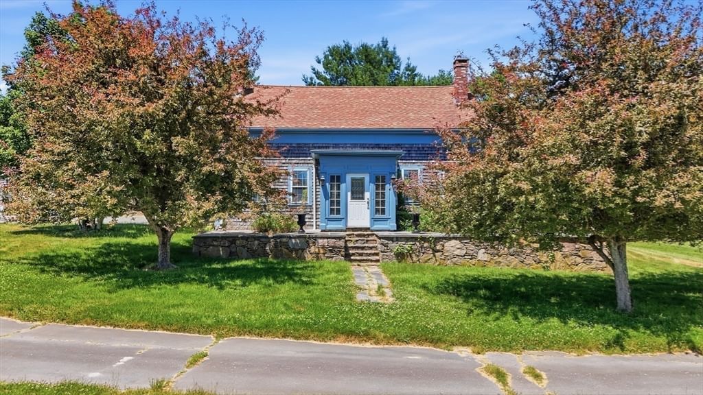 126 Lucy Little Rd Dartmouth — Photo 11 of 27