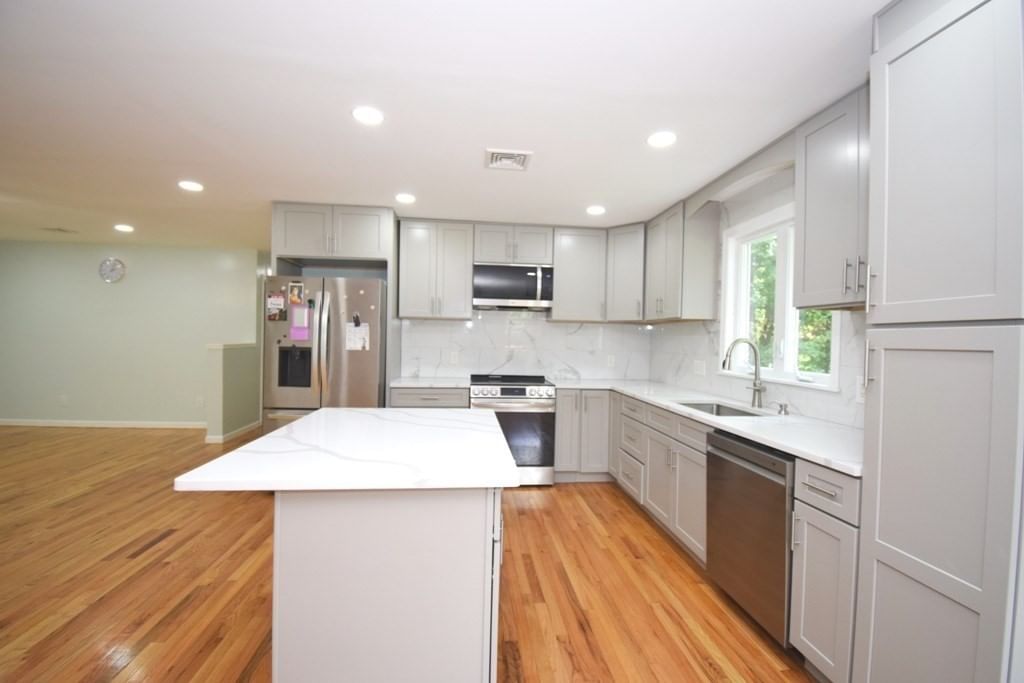 302 Lake Street Shrewsbury — Photo 10 of 42