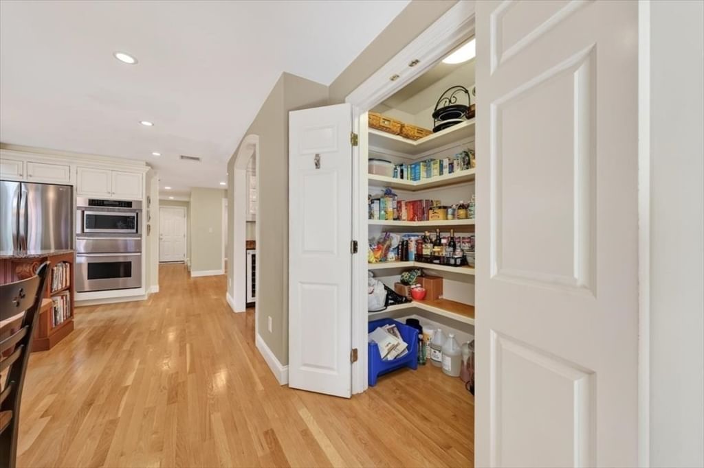 6 Blackhorse Ln Hingham — Photo 11 of 35