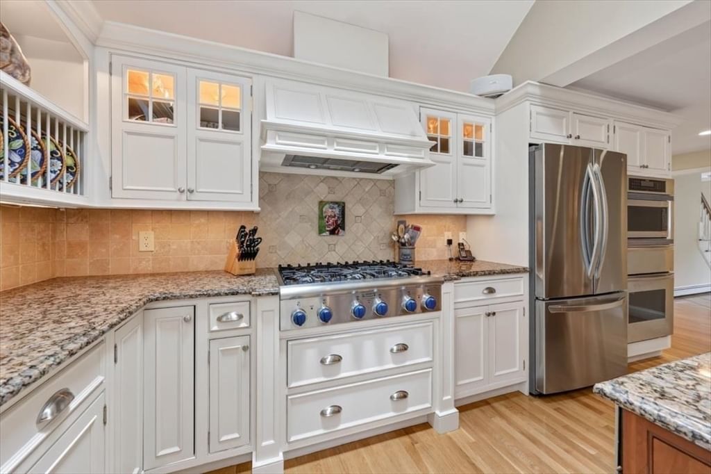 6 Blackhorse Ln Hingham — Photo 12 of 35