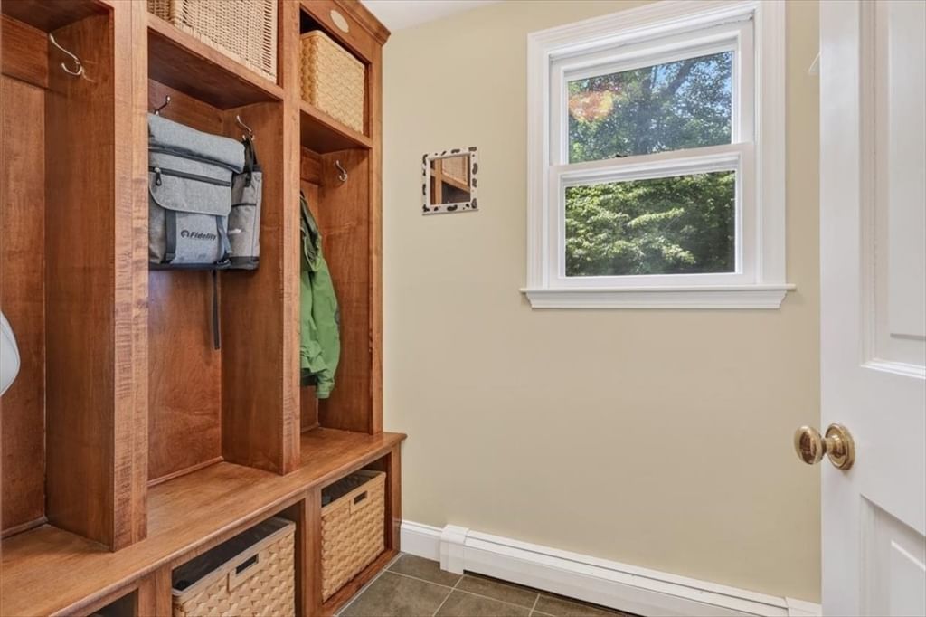 6 Blackhorse Ln Hingham — Photo 17 of 35