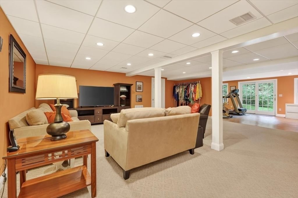 6 Blackhorse Ln Hingham — Photo 24 of 35