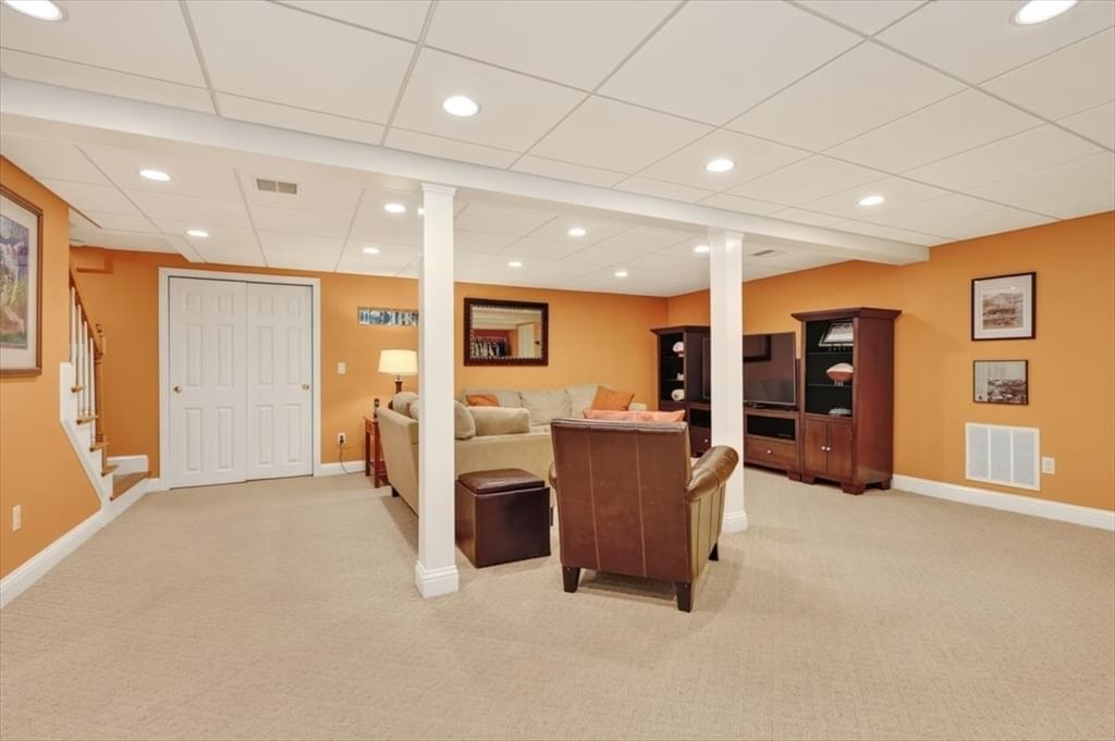 6 Blackhorse Ln Hingham — Photo 25 of 35