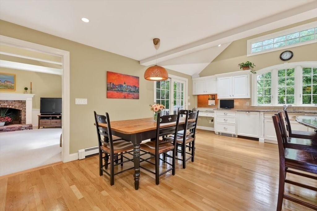 6 Blackhorse Ln Hingham — Photo 8 of 35