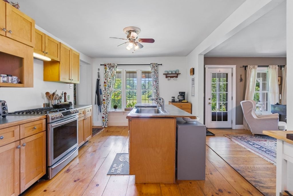 309 Ireland St, Chesterfield, MA 01084 photo 2