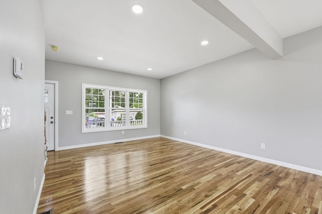 30 Goldenrod Springfield — Photo 10 of 38