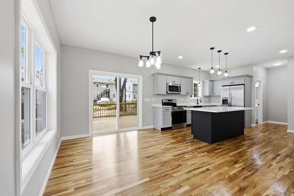 30 Goldenrod Springfield — Photo 11 of 38