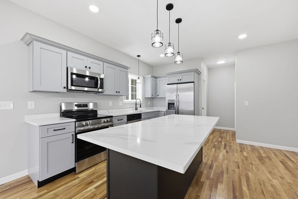 30 Goldenrod Springfield — Photo 16 of 38
