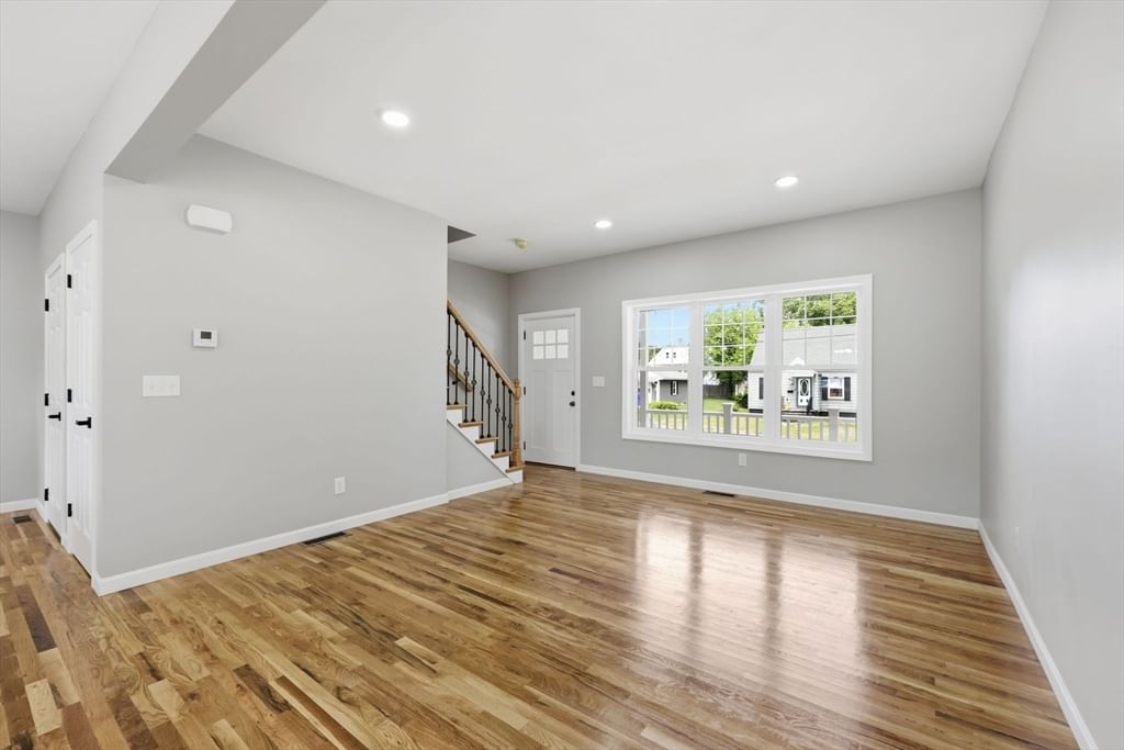 30 Goldenrod Springfield — Photo 9 of 38