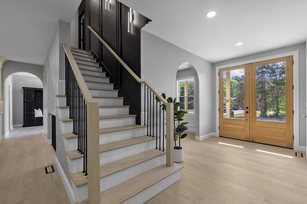 91 Howard St Easton — Photo 17 of 41