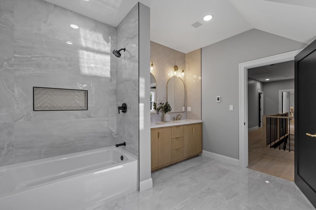 91 Howard St Easton — Photo 29 of 41