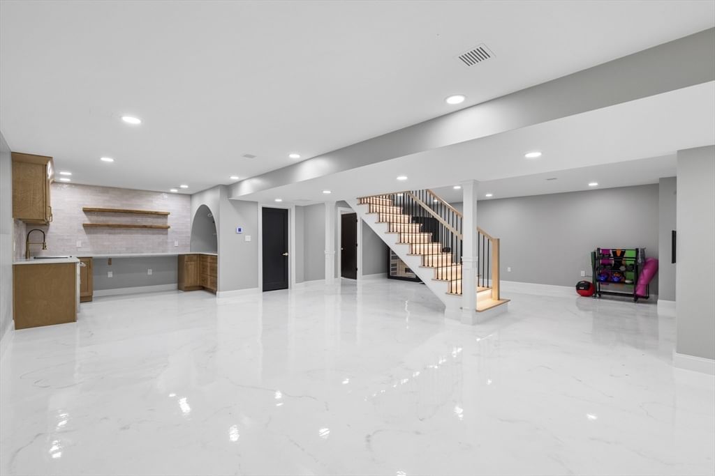 91 Howard St Easton — Photo 30 of 41