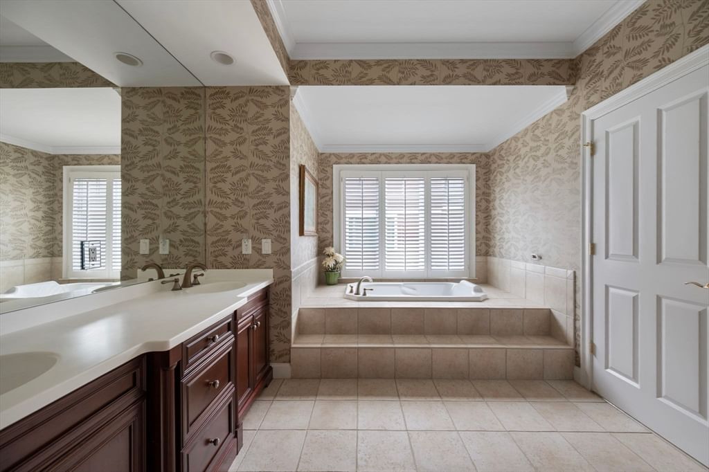 45 Clubhouse Drive Hingham — Photo 18 of 29