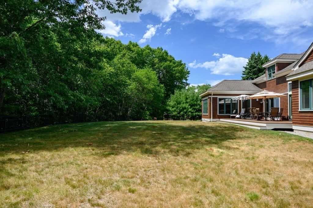 45 Clubhouse Drive Hingham — Photo 27 of 29