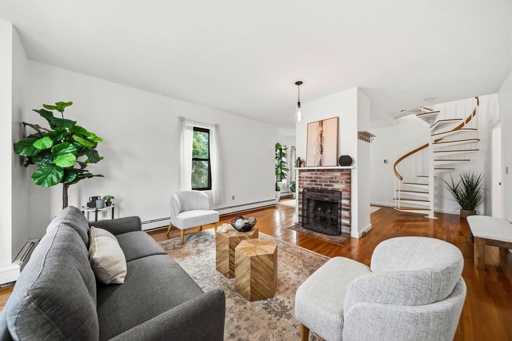 86 Walnut St #3 Boston — Photo 6 of 38