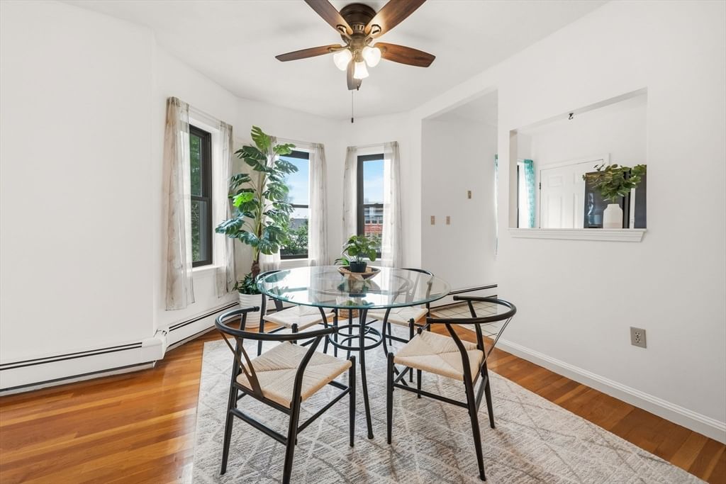 86 Walnut St #3 Boston — Photo 9 of 38
