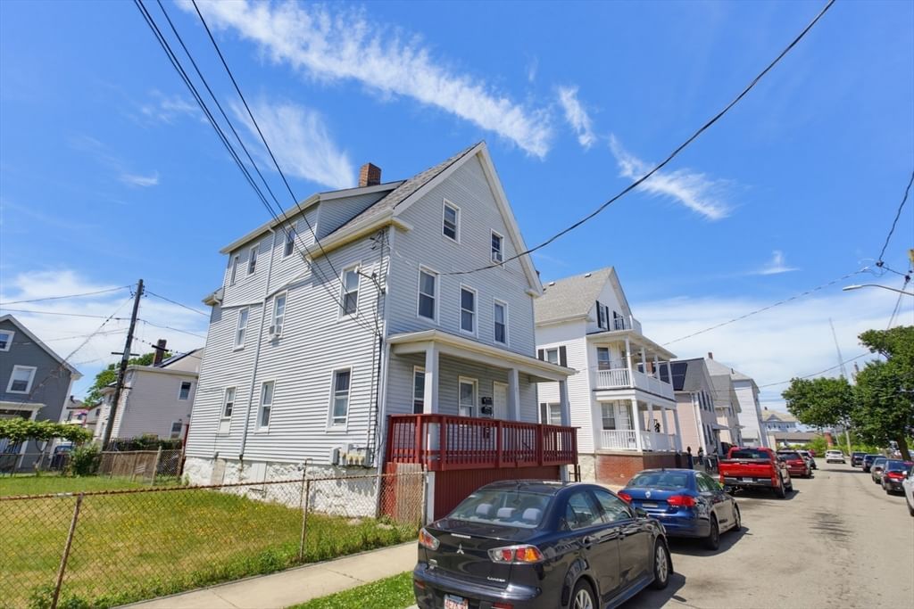 17 Margin St New Bedford — Photo 2 of 39