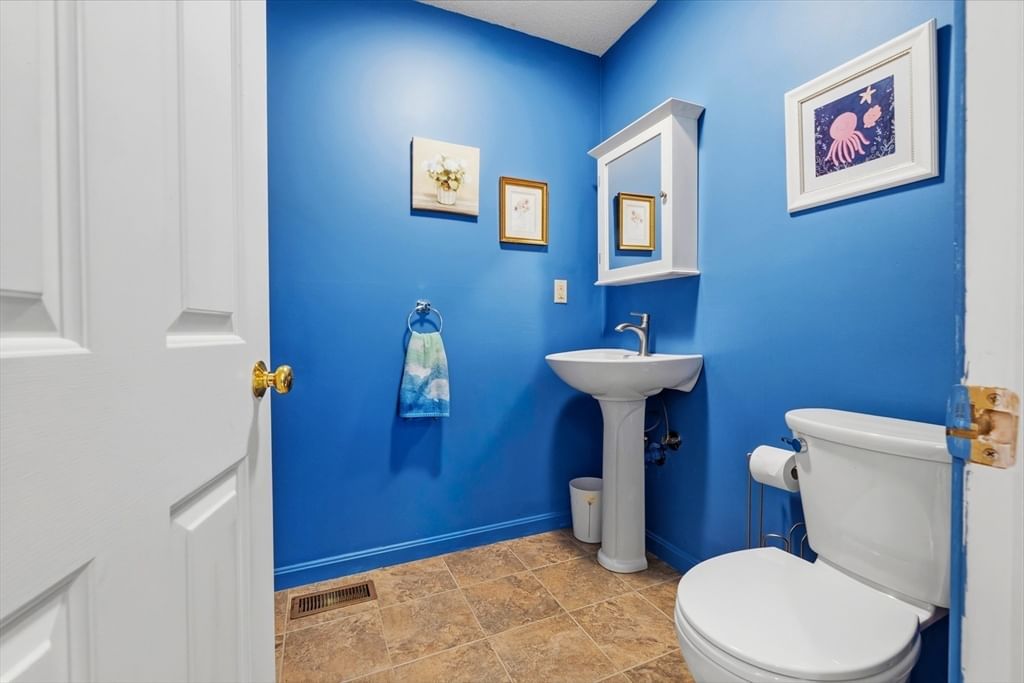 305 Salem St #312 Woburn — Photo 18 of 39