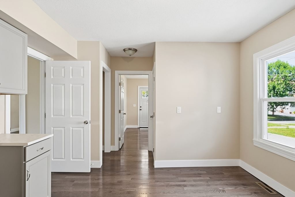 53 Devens St Springfield — Photo 16 of 40