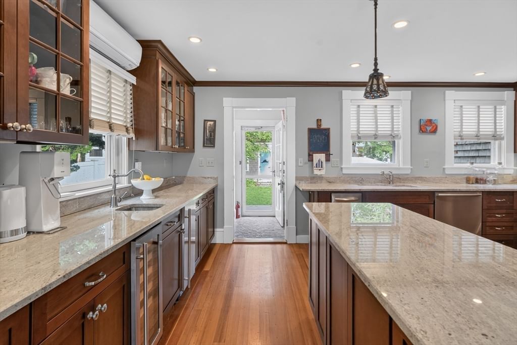 30 Daggett Avenue, Tisbury, MA 02568 photo 2