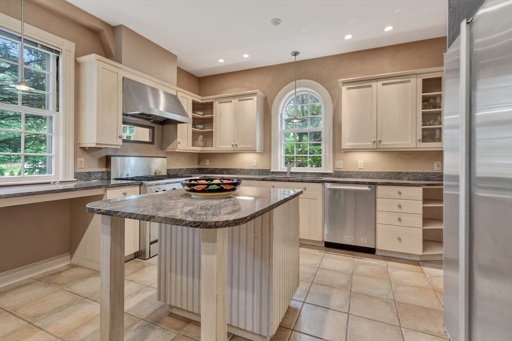 231 Waverley Ave Newton — Photo 12 of 35
