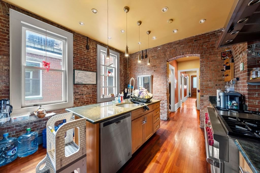 16 Perrin St Boston — Photo 12 of 37