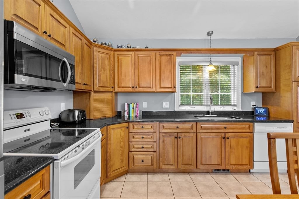 235 Carver Rd #3 Plymouth — Photo 11 of 32