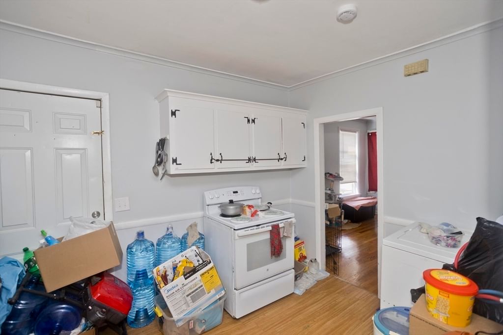 90 Andrew St Springfield — Photo 14 of 25