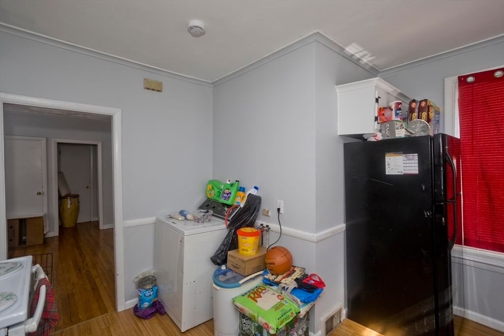 90 Andrew St Springfield — Photo 15 of 25