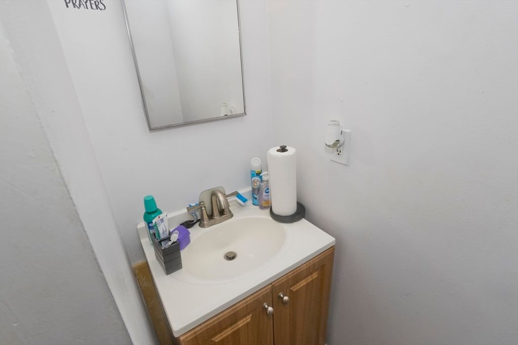 90 Andrew St Springfield — Photo 21 of 25