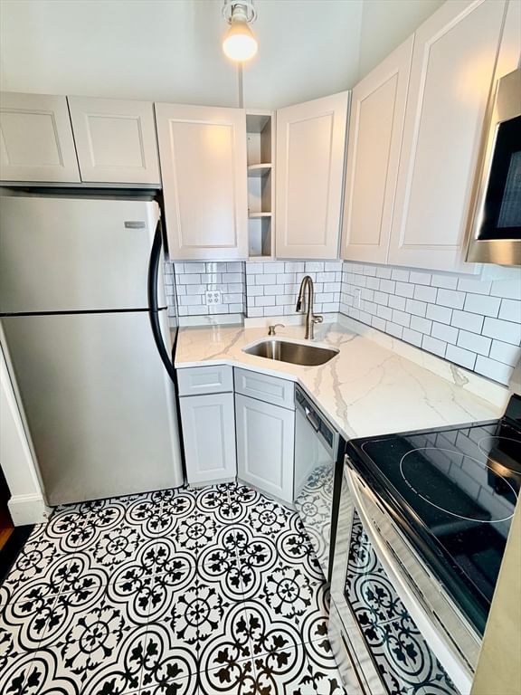 328 Dartmouth St #8 Boston — Photo 14 of 25