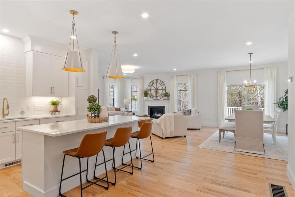 79 Oliver Pond Circle #9, Franklin, MA 02038
