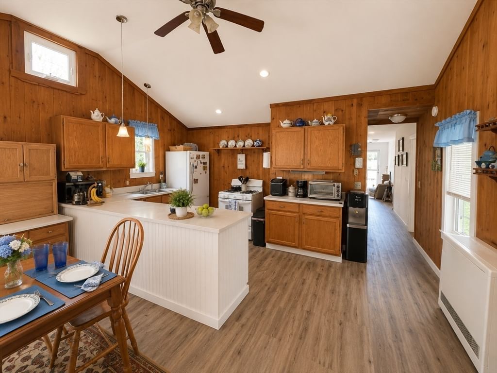 6 Lake Shore Dr, Wales, MA 01081 photo 2