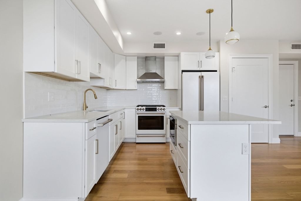 40 Westmoreland St #8 Boston — Photo 7 of 22