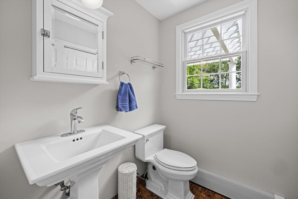 16 King Philip Path, Mendon, MA 01756 photo 5