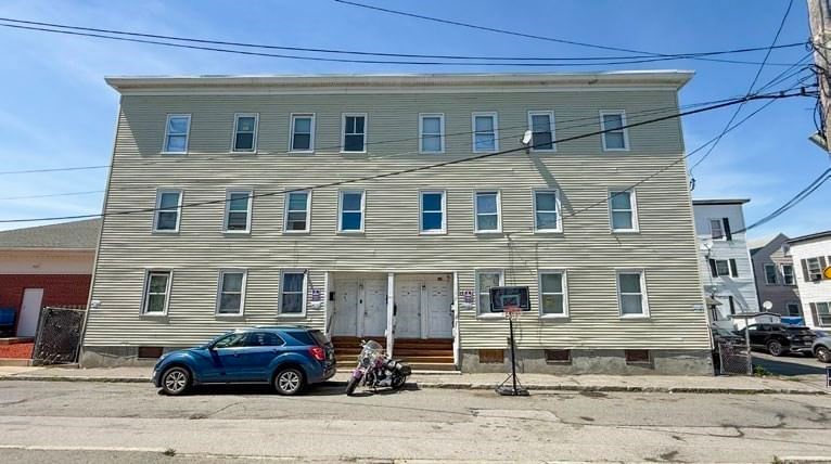 18 Auburn St Lowell — Photo 4 of 10