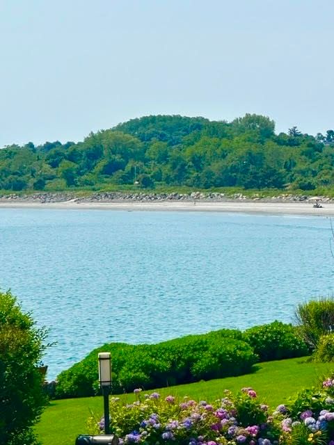 17 Mills Terrace Nahant — Photo 2 of 9