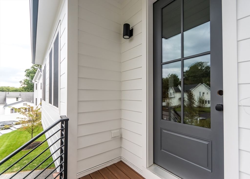 22 Irene Circle Waltham — Photo 4 of 42