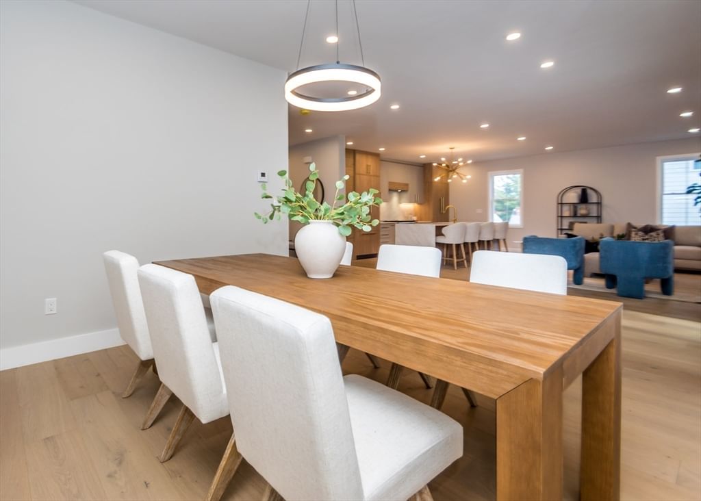 22 Irene Circle Waltham — Photo 9 of 42
