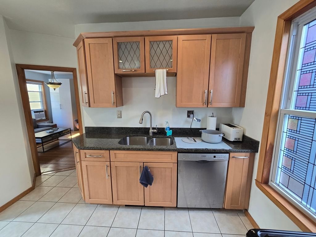 28 Bardwell St #1, Boston, MA Photo #11