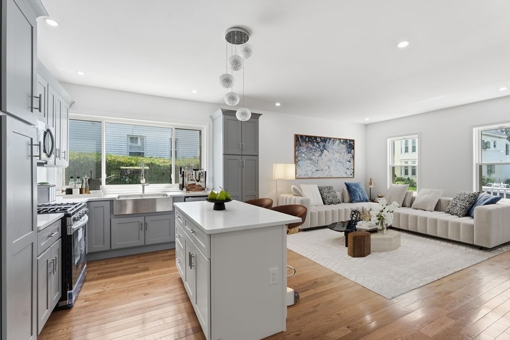 24 Marblehead St North Andover — Photo 12 of 42