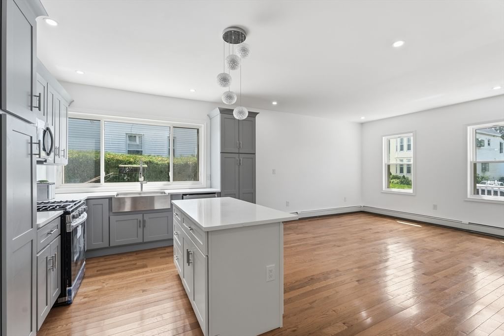 24 Marblehead St North Andover — Photo 13 of 42