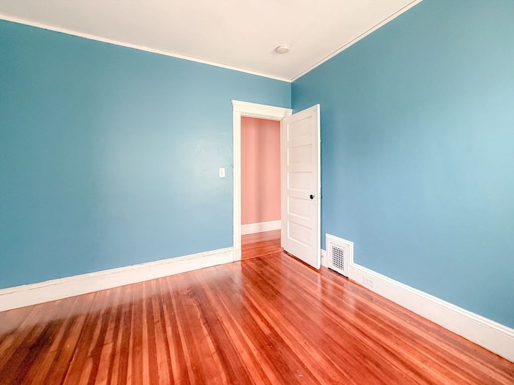 21 Saint Marks Rd Boston — Photo 20 of 30