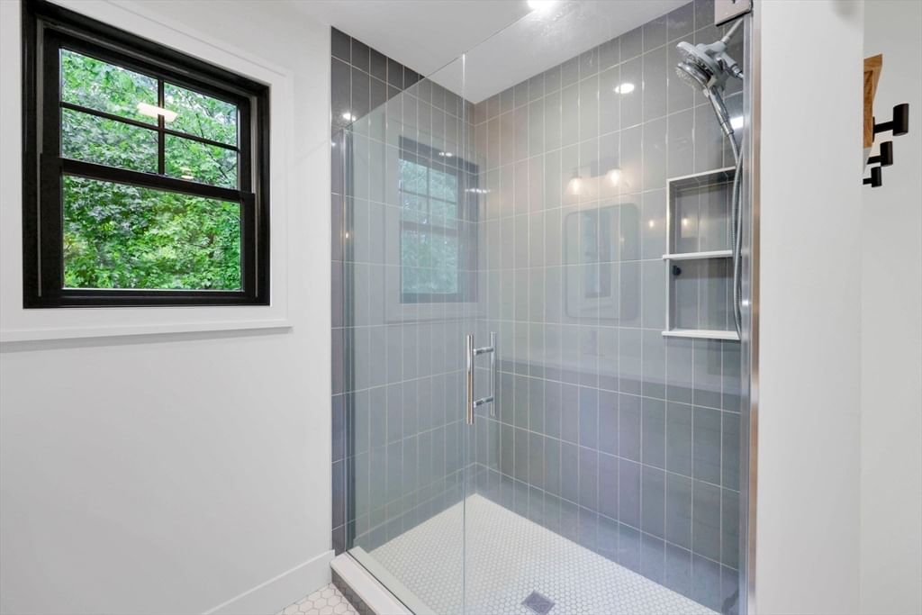 1322 Center St Ludlow — Photo 21 of 42