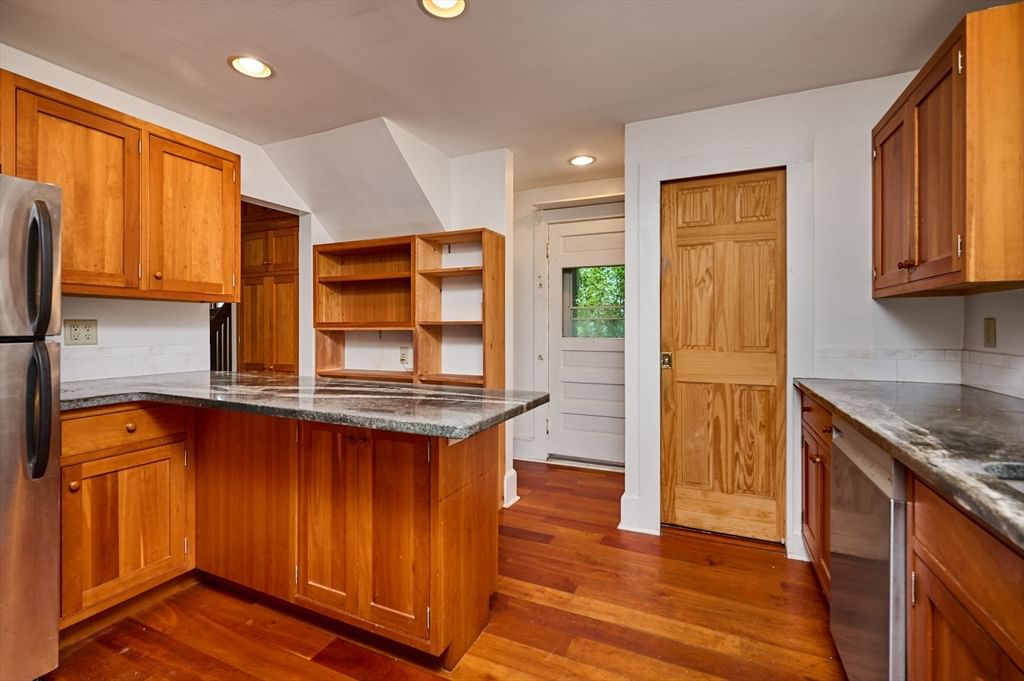 9 Mcclure St Amherst — Photo 10 of 32