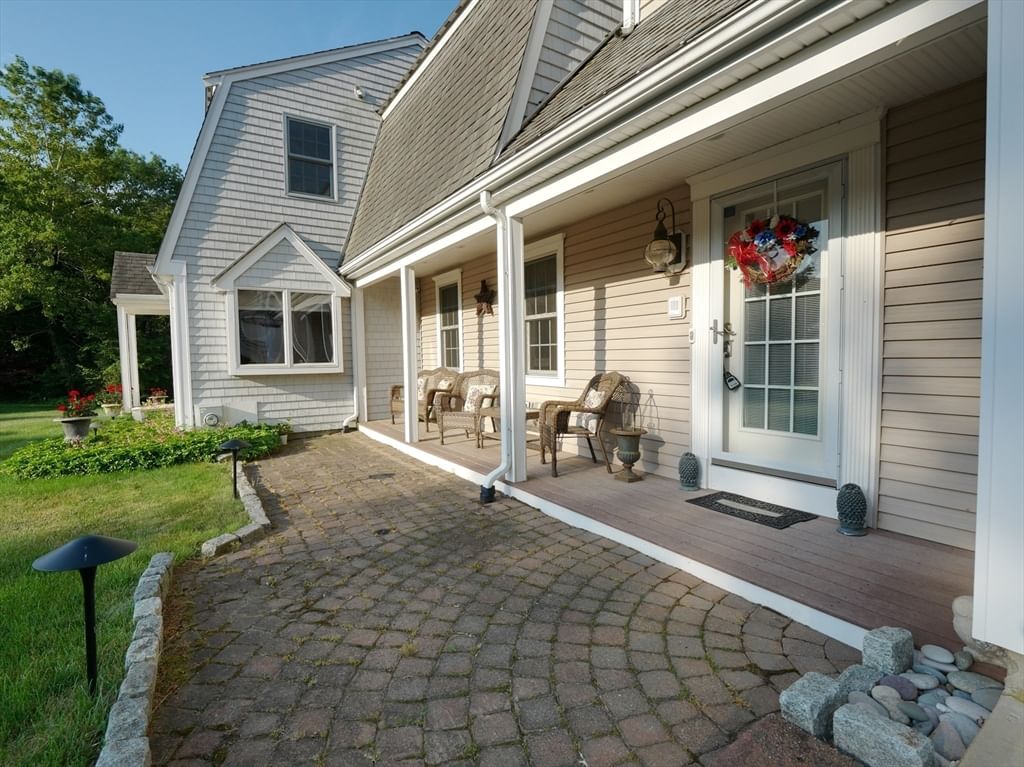 57 Justine Rd Plymouth — Photo 4 of 38